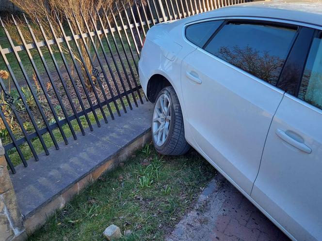 Czołowe zderzenie na ulicy Kościelnej w Starachowicach