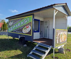 Rolnik spod Bydgoszczy sprzedaje szparagi tylko prosto z pola. Ludzie wracają dla smaku i jakości, nie dla ceny