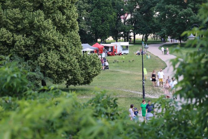 Pierwszy tegoroczny „Brunch pod chmurką” w Lublinie za nami. Było dobre jedzenie, muzyka i prelekcje