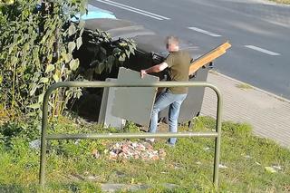 Śmieciarz złapany na gorącym uczynku! Wszystko zarejestrowała fotopułapka [ZDJĘCIA]