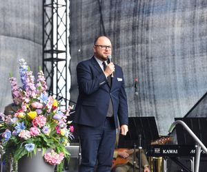 Kolorowa parada na otwarcie Dni Torunia. Przeszła przez serce toruńskiej starówki