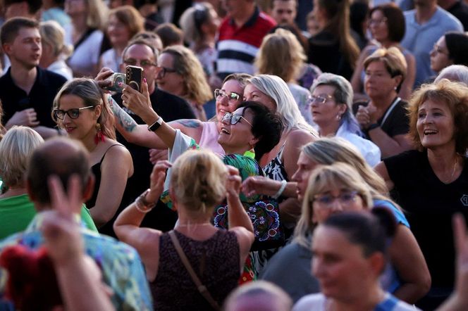 Potańcówka przed Teatrem Śląskim w Katowicach (09.08)