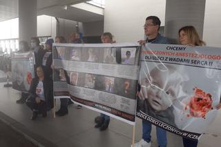 Protest rodziców w ICZMP w Łodzi