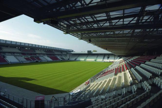 Za co wybudować stadion?