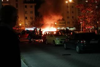 Ogromny pożar na parkingu: samochód prawie wybuchł! Miał źle założoną instalację gazową