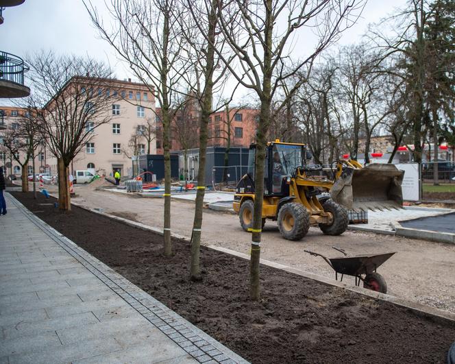 Plac Komuny Paryskiej w budowie. Kiedy spodziewany koniec prac?