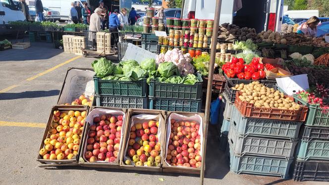 Drożyzna na olsztyńskim targu. Za kilogram truskawek zapłacimy nawet 40 zł! [ZDJĘCIA]