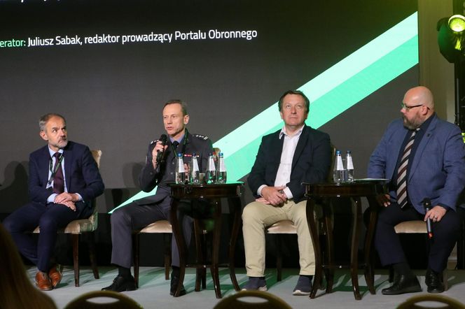  Łączność w sytuacjach kryzysowych i stanach nadzwyczajnych jako fundament  odpornego państwa