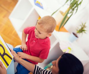 Jak pomóc dziecku, które ma kłopoty z prawidłową wymową głoski R?