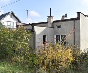 Kazimierz i Ewa zginęli w pożarze domu. „Spłonęli razem z psem”