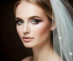 Włoska elegancja w makijażu ślubnym. Porady ekspertki 