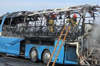 Na A2 zapalił się autobus turystyczny. Autokarem podróżowali licealiści