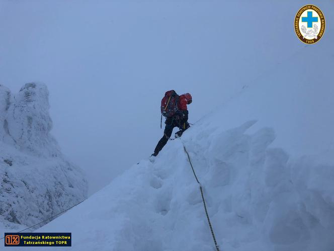 Tatry. Zdjęcia z akcji ratowniczej TOPR. "Warunki są naprawdę ciężkie"