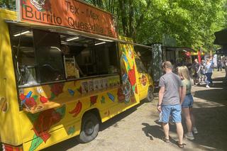 Festiwal Samków Food Trucków w Olsztynie 2024. Nad Ukielem można zjeść dania z całego świata [ZDJĘCIA]