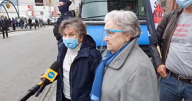 Powstańcy warszawscy na strajku kobiet 