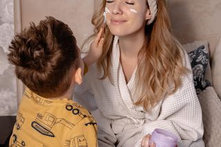 Codzienna pielęgnacja to nie luksus, lecz fundament dobrego samopoczucia każdej mamy