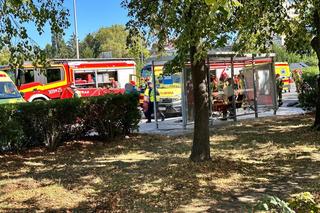 Auto wjechało w przystanek w Warszawie. Dwie osoby nie żyją