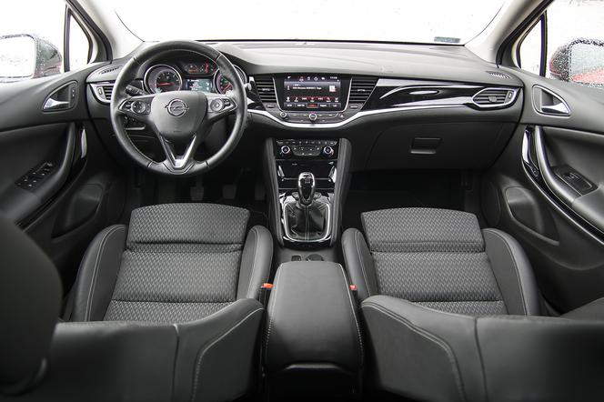 Opel Astra 1.6 Turbo 200 KM M6 Elite