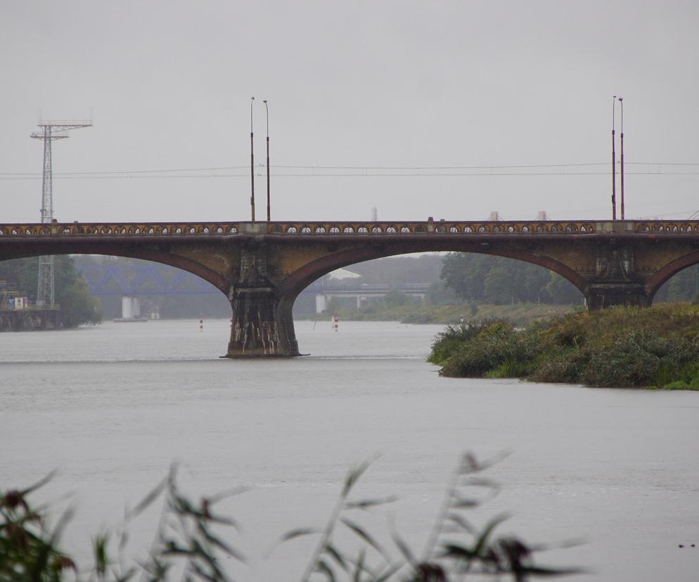 Alert dla Wrocławia. Mieszkańcy przygotowują się na podtopienia. Jaki jest stan rzek? Radar opadów 