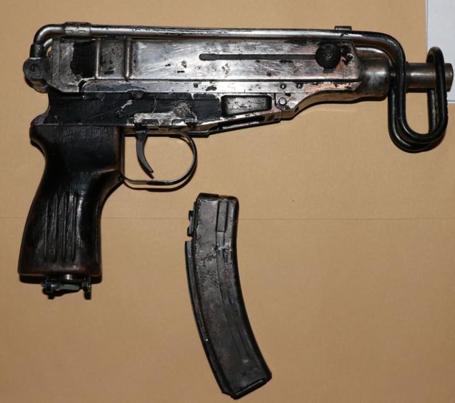 Miał przy sobie pistolet maszynowy i narkotyki. Co robił w Polsce?