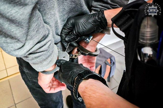 Wielka akcja śląskiej policji. Udało się złapać m.in. zabójcę z Bytomia. Chował się za szafą
