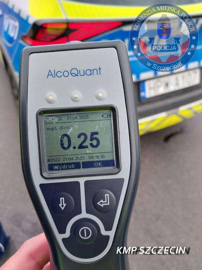 Szczecińscy policjanci podczas kontroli drogowych w okresie świąt Wielkanocnych