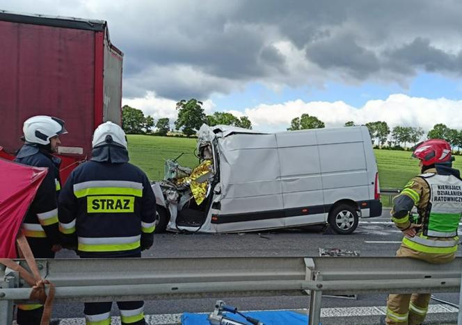 Wypadek busa na autostradzie A4