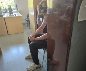 Pożar w Chorzowie: Policjanci uratowali mieszkańców i psa z płonącej kamienicy