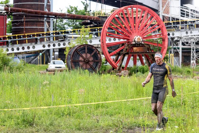 Runmageddon w Katowicach 2025. Błoto, pot i triumf na Hałdzie Kostuchna