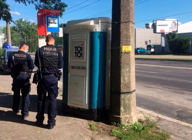 Poprawiali...TOI TOI-a po wandalu. Nietypowa interwencja policji w Lublinie