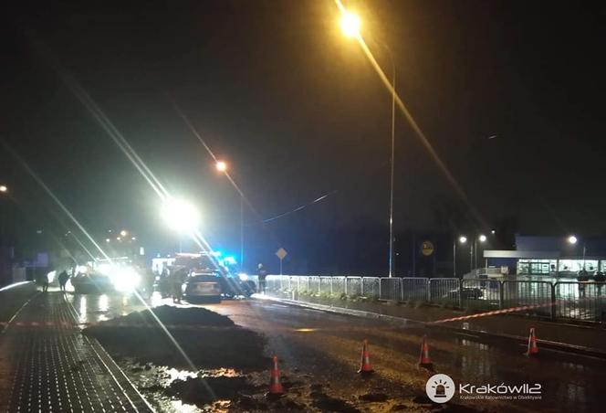 Wypadek w Skawinie. Samochód osobowy zderzył się z radiowozem