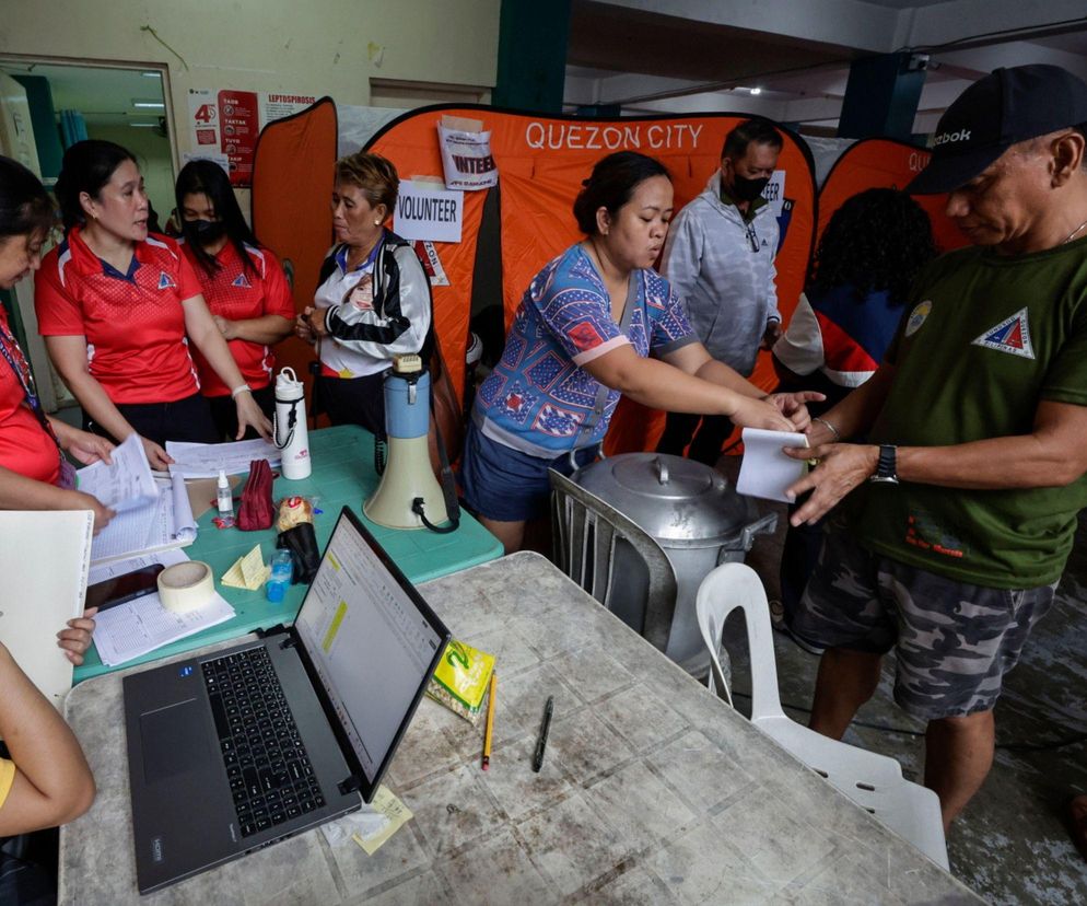 Supertajfun w Filipinach. Dwie osoby zginęły, ponad milion ewakuowanych