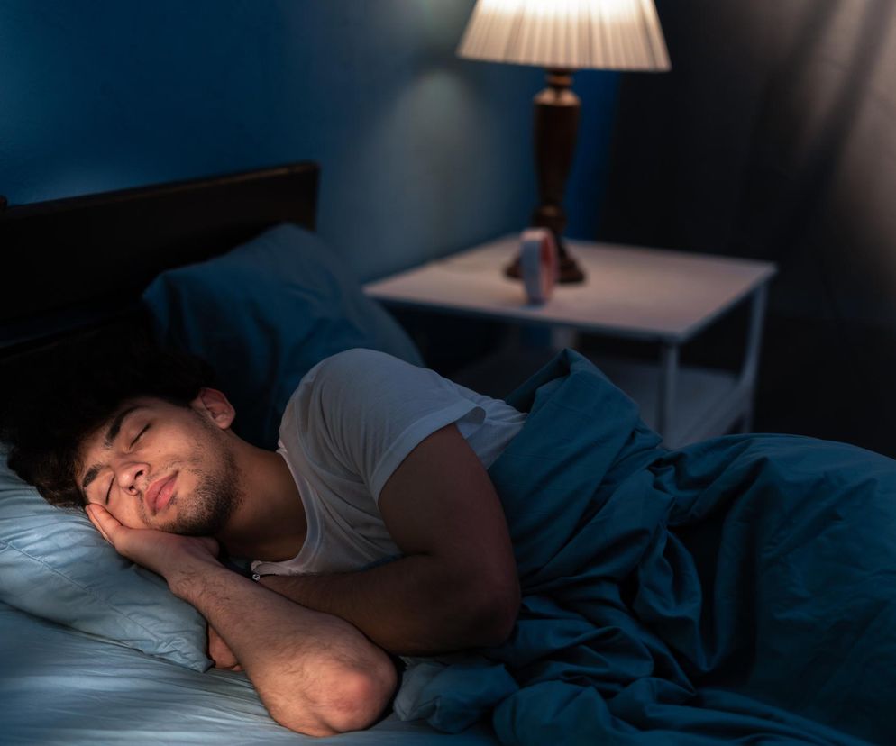 To, jak śpisz, może sygnalizować chorobę. Zaskakujące ustalenia naukowców