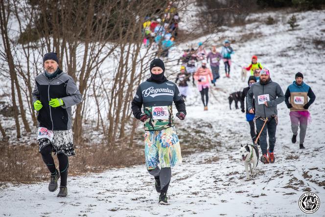 Bieg w spódnicach i sukienkach na Jurze