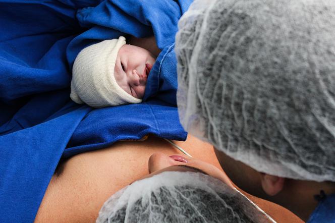 Zamknięty Odział Ginekologiczno - Położniczy w Nowej Dębie. Położna z koronawirusem