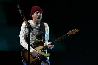 John Frusciante dostał skurczu podczas grania solówki na koncercie! Zareagował błyskawicznie!