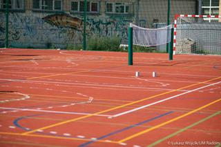 Wandale zniszczyli boisko i bieżnie radomskiego elektronika na dzień przed odbiorem