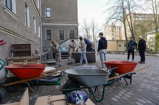 Ten kraj przygotowuje się na napaść Rosji. Każą ludziom sprzątać piwnicę. 300 km od granicy z Polską!