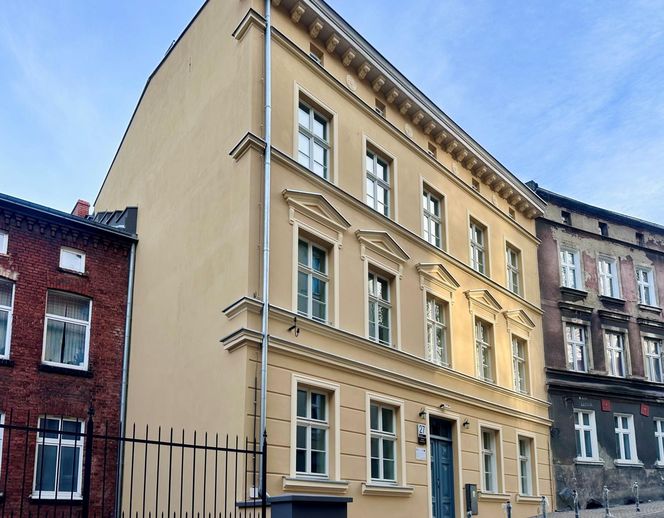 Biskupa 27 po renowacji i przed nią