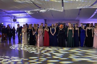 Zostało 85 dni do matury. Maturzyści z zielonogórskiej Budowlanki zatańczyli poloneza [zdjęcia]	