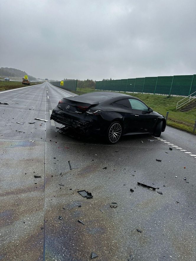 Karambol na A1. Zderzenie ciężarówki z osobówkami. Jak długo potrwają utrudnienia?