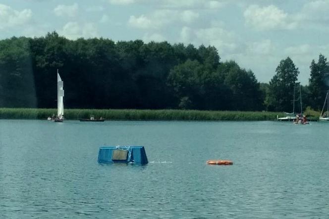 Jezioro Wigry. Rower wodny zaczął tonąć [FOTO]