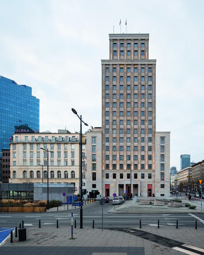 Hotel Warszawa: w poszukiwaniu nowej tożsamości przedwojennego wieżowca 