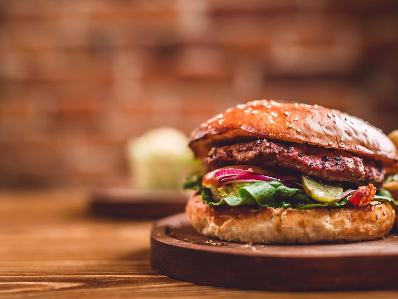 Hamburgery a'la Magdy Gessler: przepis na znakomite burgery