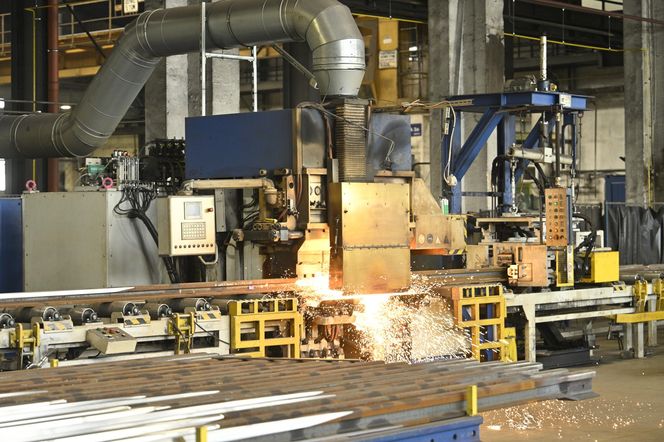 Kraków buduje Warszawie plac Zawiszy. Byliśmy w fabryce, gdzie powstanie 121 elementów wielkiej układanki