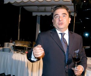 Robert Makłowicz kończy 62 lata. Mało kto wie, że na własnym ślubie nic nie rozumiał. Ujawniamy tajemnice słynnego kucharza