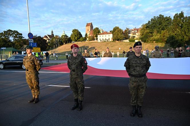 Zamknęli cztery mosty i kilkadziesiąt ulic. Próba generalna przed Świętem Wojska Polskiego