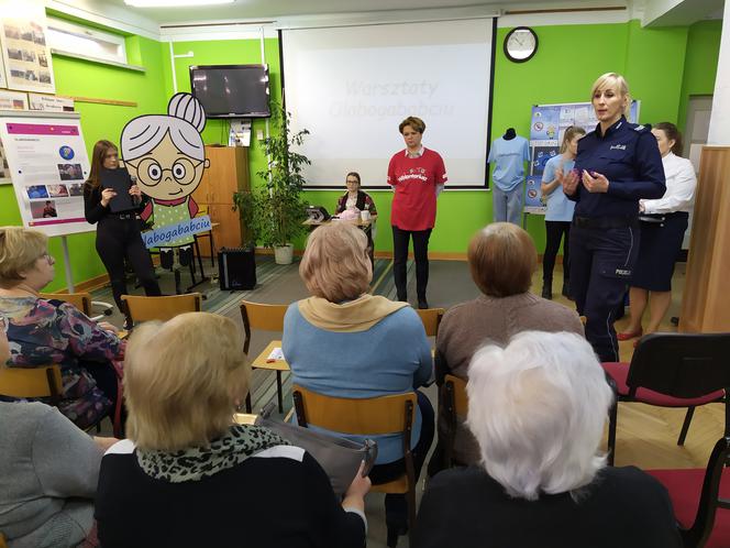 Warsztaty dla seniorów w ramach projektu młodzieży Olabogababciu
