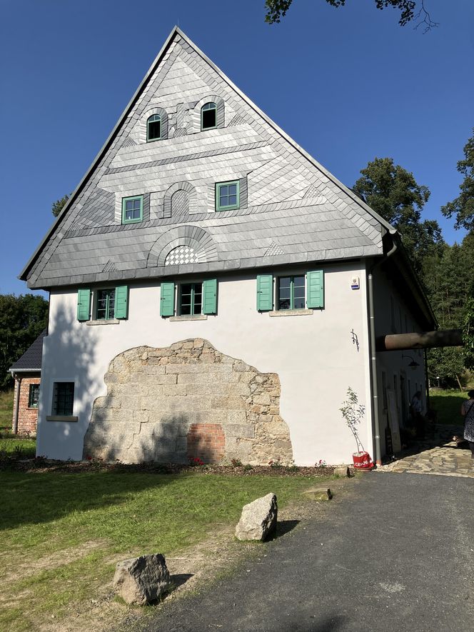 Dolny Młyn w Wojciechowie k/Lubomierza - nowy właściciel odziedziczył urządzenia młyńskie i utworzył prywatną ekspozycję muzealną