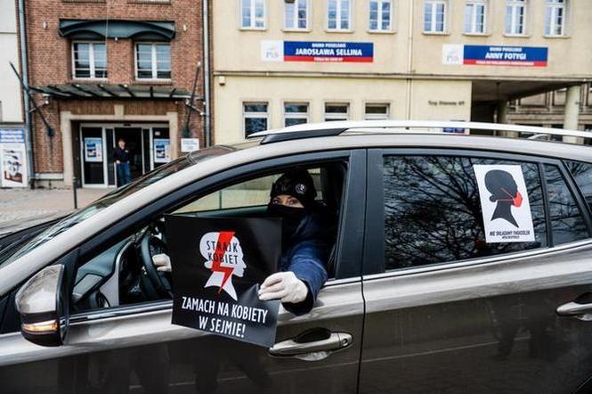 Mobilny Strajk Kobiet w Kaliszu. Smog jest LEPSZY niż Kaczyński! [TRASA PRZEJAZDU] 